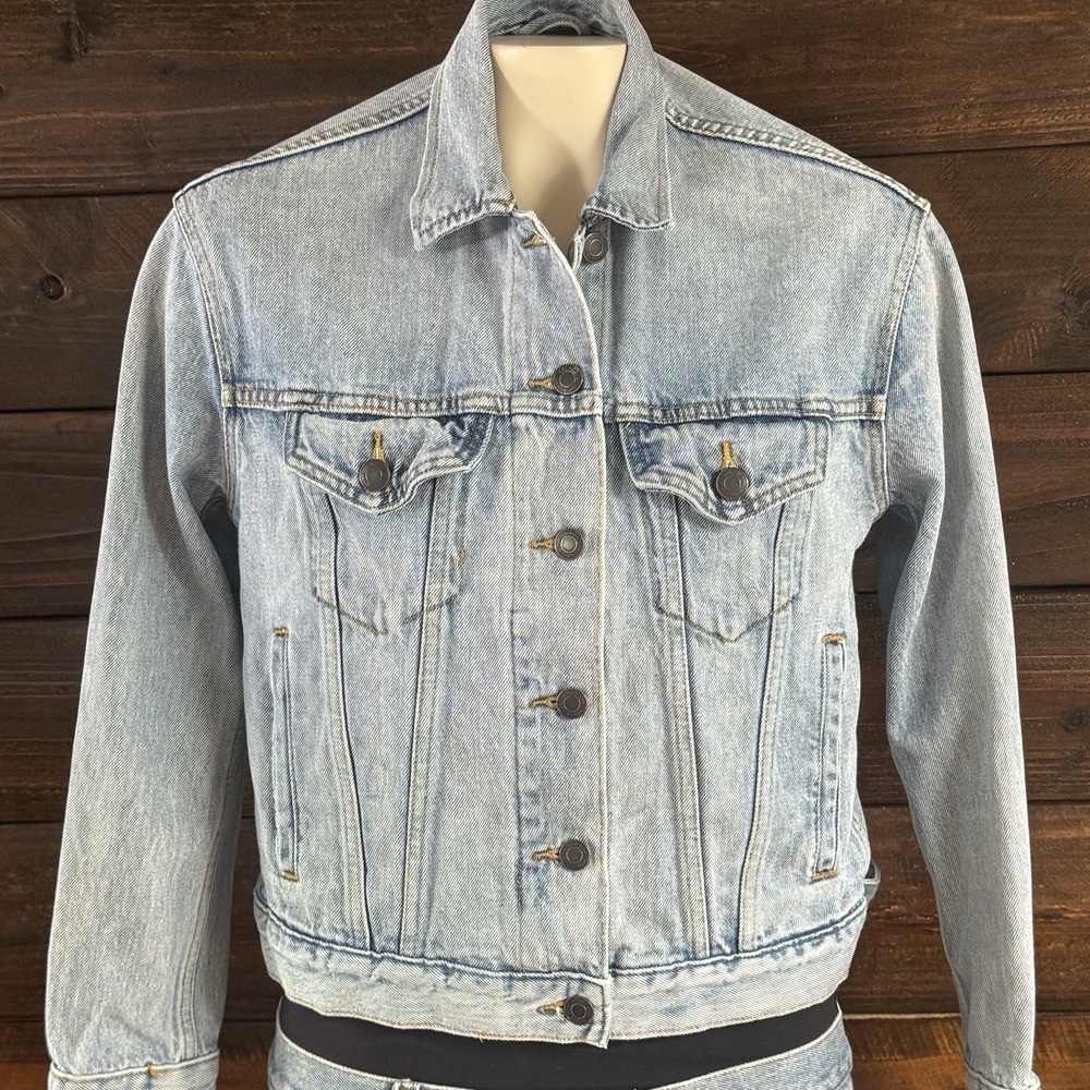 Wilfred Free Aritzia Denim Trucker Jacket Women's Size XS Light Blue Wash